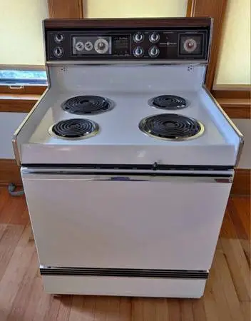 GE Versatronic Cooking Center Electric Range W Microwave Oven all in 1
