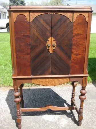 Vintage 1920S Radio Cabinet / Liquor Cabinet