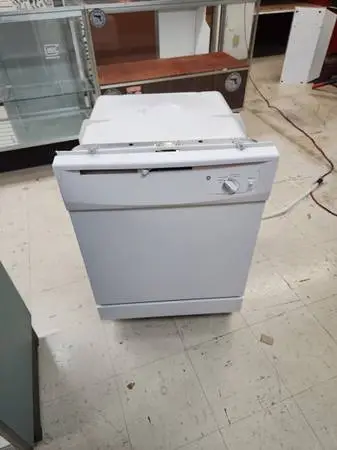 GE White Dishwashers