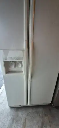 Whirlpool 22 cu ft Refrigerator