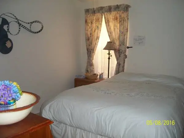 ROOM FOR RENT
