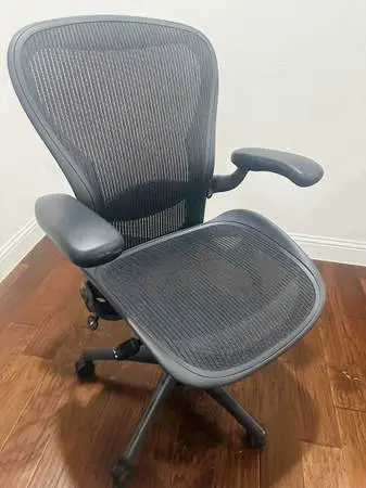 Herman Miller Aeron Size C fully loaded in perfect condition