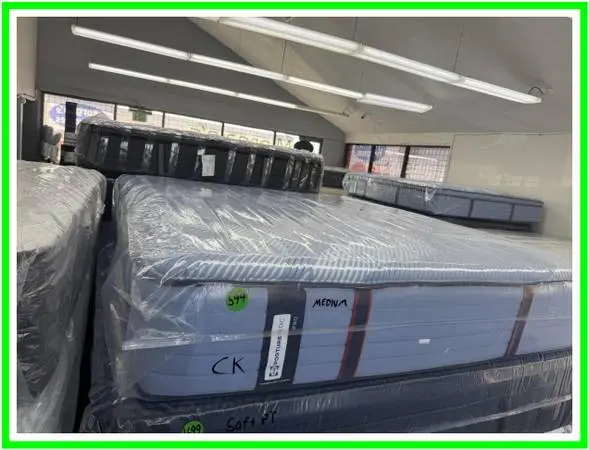 CALIFORNIA KING SIZE SEALY POSTUREPEDIC PRO MATTRESS & BOXES BED