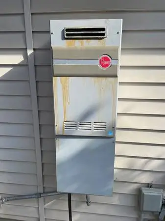 Rheem Tankless Water Heater - Natural Gas