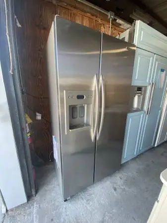 SS KitchenAid Refrigerator Side by Side Model #KSCS25FVMS03 Used