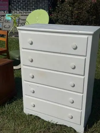 White 5-Drawer Dresser / Tall Chest of Drawers
