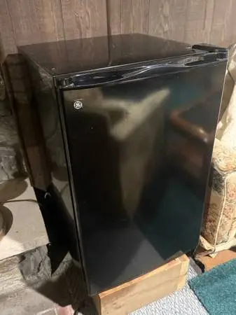 Back to College deal apartment dorm GE refrigerator freezer brand new