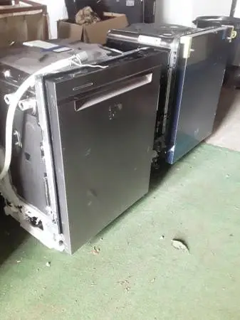 New Scratch-n-dent stainless steel dishwashers
