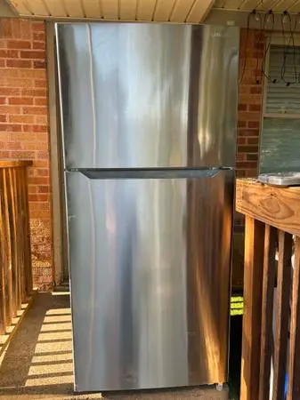 Insignia refrigerator