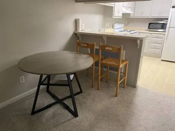 Dining Table & Chairs