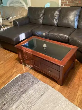 Leather Living room 3 sectional sofa w/coffee table