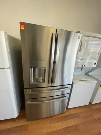 !Like new GE profile 4door stainless!