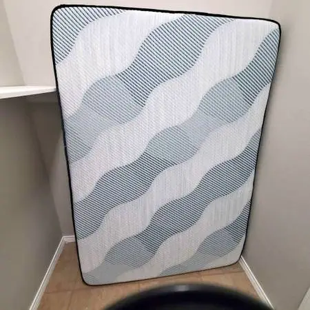 Twin mattress