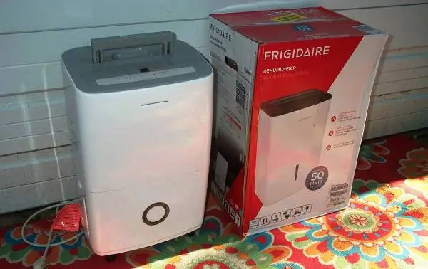 DEHUMIDIFIER Frigidaire Electrolux 50 Pint Model FFAD5033R1 REPAIR