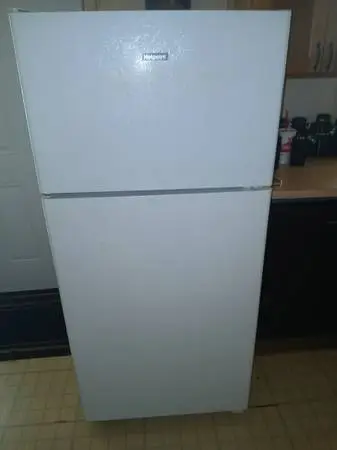Nice clean Hotpoint by GE refrigerator