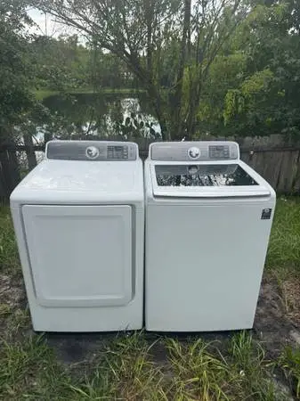 Nice Samsung washer & Dryer set