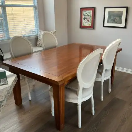 MOVING SALE: Dining Table and Chairs Set