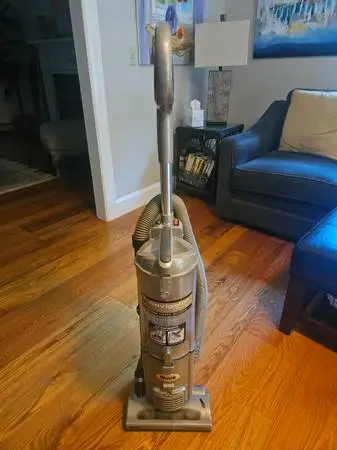 SHARK Vacuum Cleaner