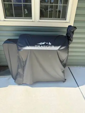 Traeger Pro 34 Grill and Smoker w/Cover - Excellent Condition