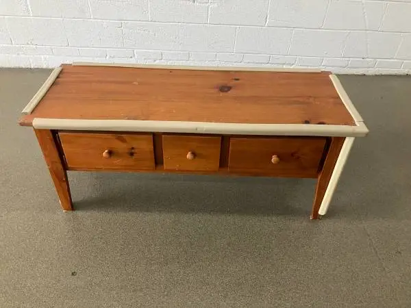 Coffee Table / TV or