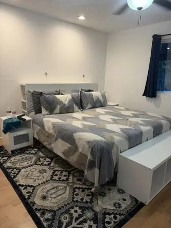 IDealBed 4i Custom Adjustable King Bed Base