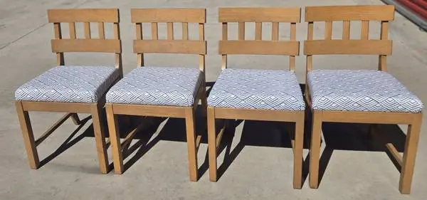 Set of 4 Blond Mid Century Modern Dining Chairs