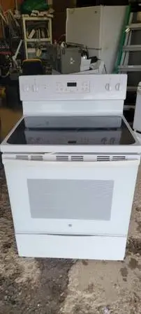 GE Glass Top Electric Stove