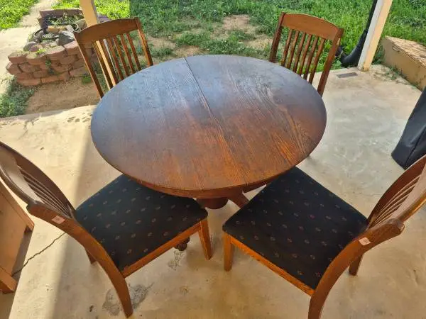 Country-Style Farmhouse round table w/ 4 chairs & beautiful dresser