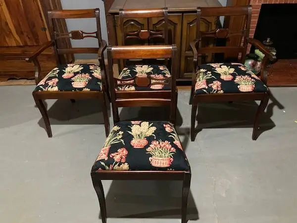 VTG CHARAK FURNITURE CO. FOUR SOLID MAHOGANY DINING ROOM CHAIRS