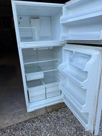Refrigerator