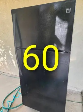 Kenmore Apartment Size Refrigerator 18 cuft Capacity