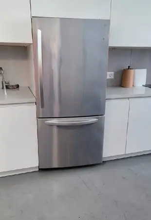 LG REFRIGERATOR FRIDGE EXCELLENT WORKING CONDITION AND VERY CLEAN