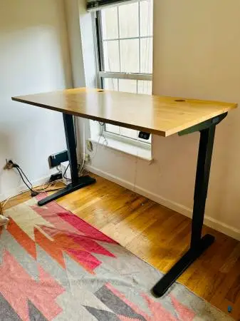 Uplift V2 Standing Desk 30 x 60