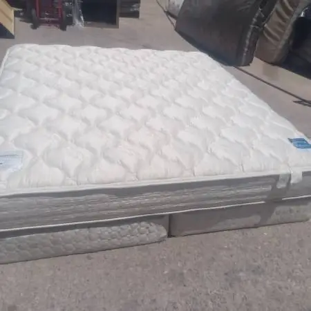 Serta king mattress and box spring