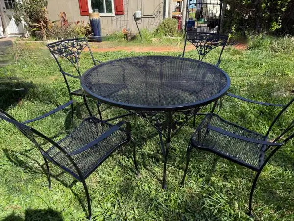 Woodard Orleans Vintage Patio Set table and 4 chairs