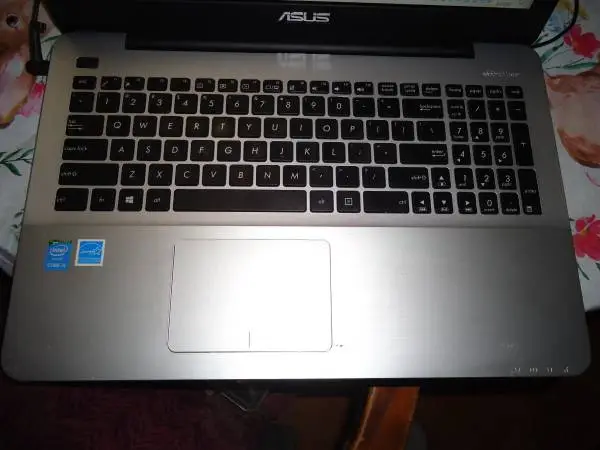 Asus 16 Notebook i5 laptop with Windows 10 some games and music