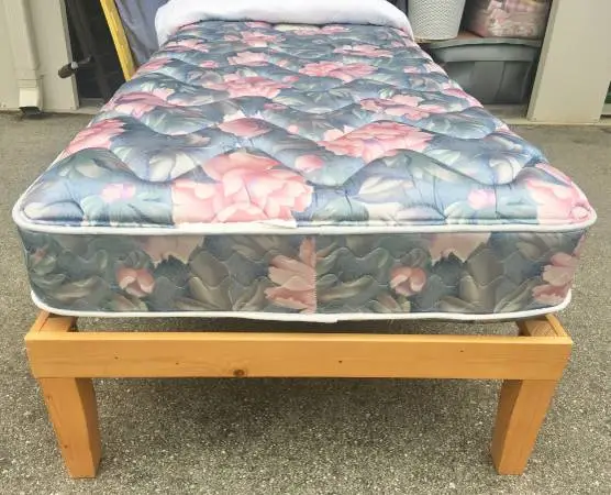****Twin Bed with Mattress *****