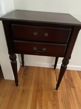 Solid wood table with 2 drawers