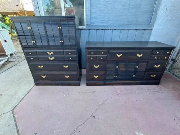 Solid Wood Dresser set one long and one tall dresser in very good cond
