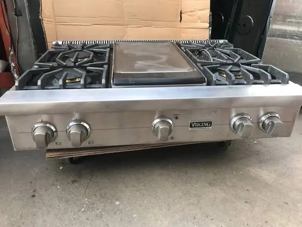 36 Viking Stainless Rangetop, 4 + griddle