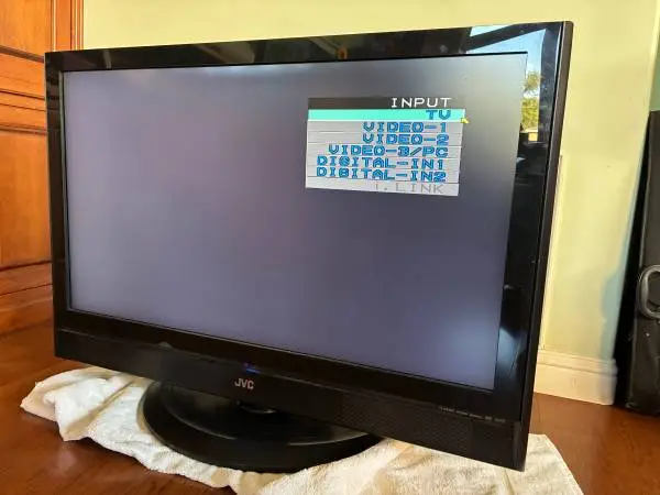 TV - JVC Flat Screen - 40