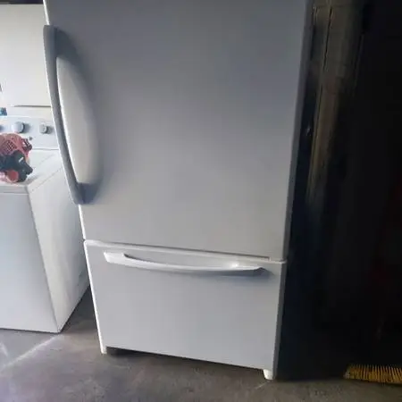 Refridgerator