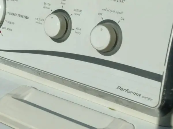 MAYTAG DRYER (NON-DIGITAL)!