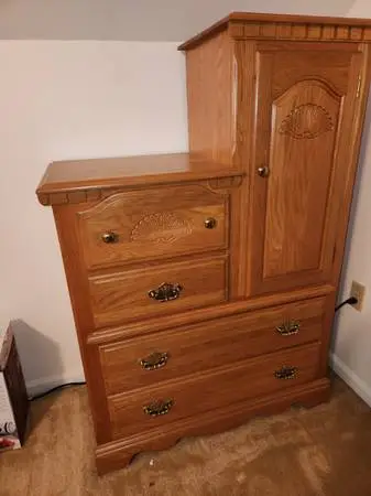 Oak Gentlemans Chest