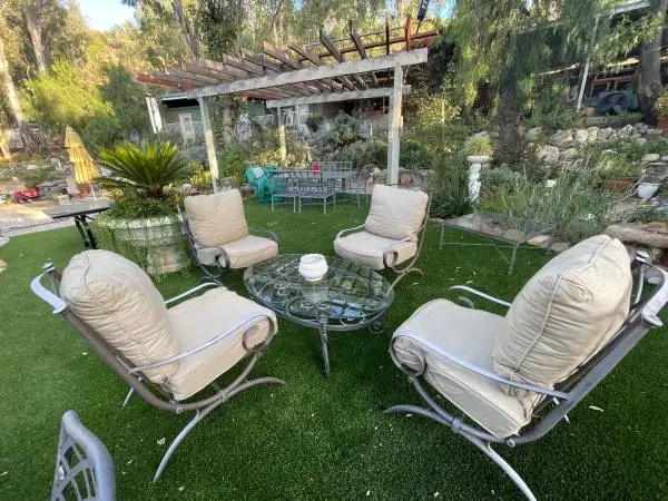 4 patio lounge chairs with cushions