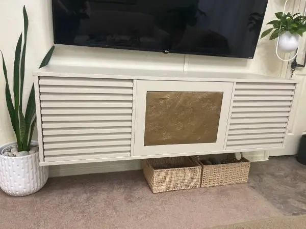 Modern console