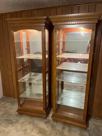 Victorian-style Lighted Glass Display Case