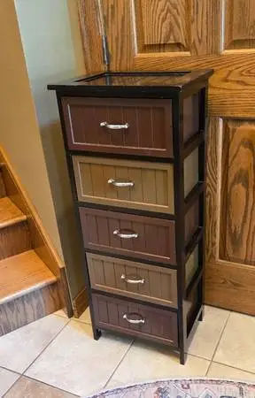 Small Dresser/Cabinet With Five Drawers