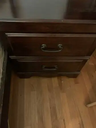 2 Night stands