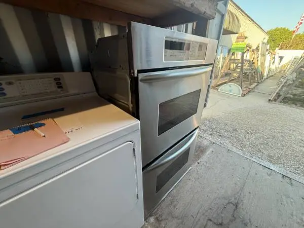 SS KitchenAid Double Electric Wall Oven Model # KEBS208DSS9 Used